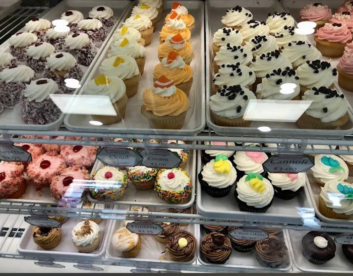 Lynn Sandy's Bakery Picture 1