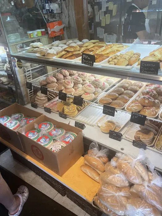 Florita's Bakery Picture 9