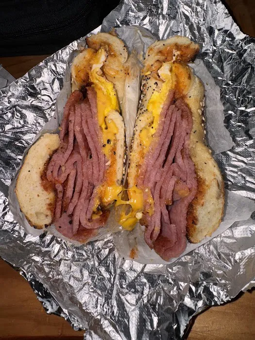 Bloomingdale HOT BAGELS & Deli Picture 6
