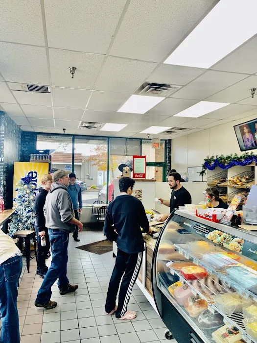 Bloomingdale HOT BAGELS & Deli Picture 7