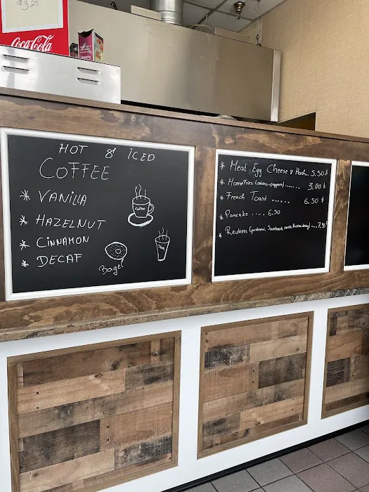 Bloomingdale HOT BAGELS & Deli Picture 10