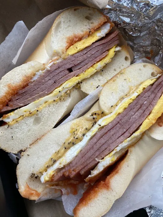 5 BROTHERS BAGELS & DELI Picture 3