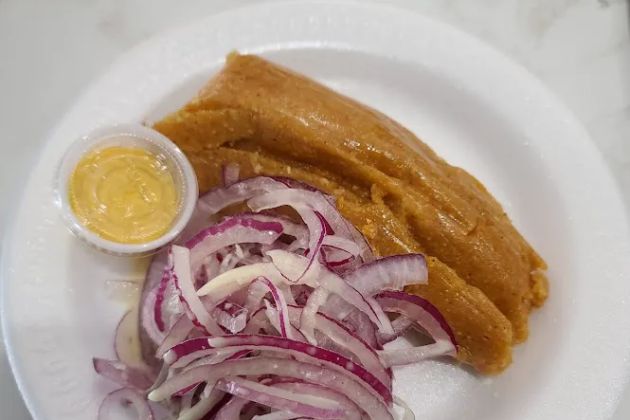 La Llama Bakery & Deli