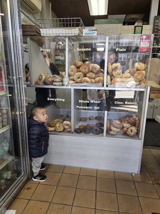Teaneck Road Hot Bagels Picture 4