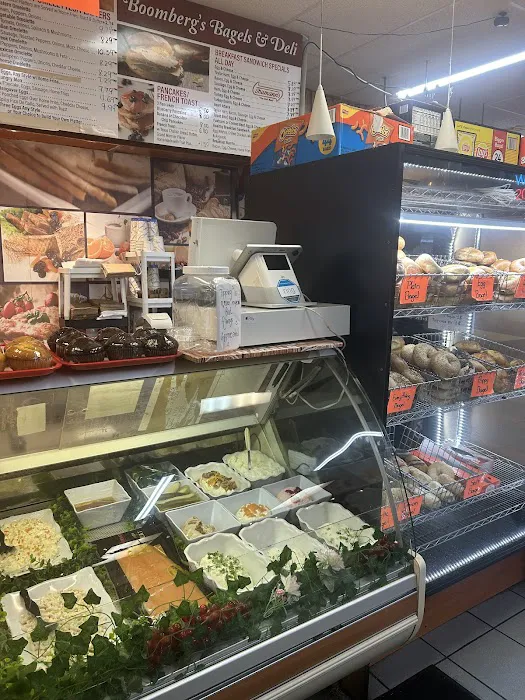Boomberg's Bagels Grill and Deli Picture 2
