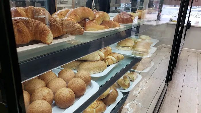 Colombia Bakery Factory - Maywood Picture 3