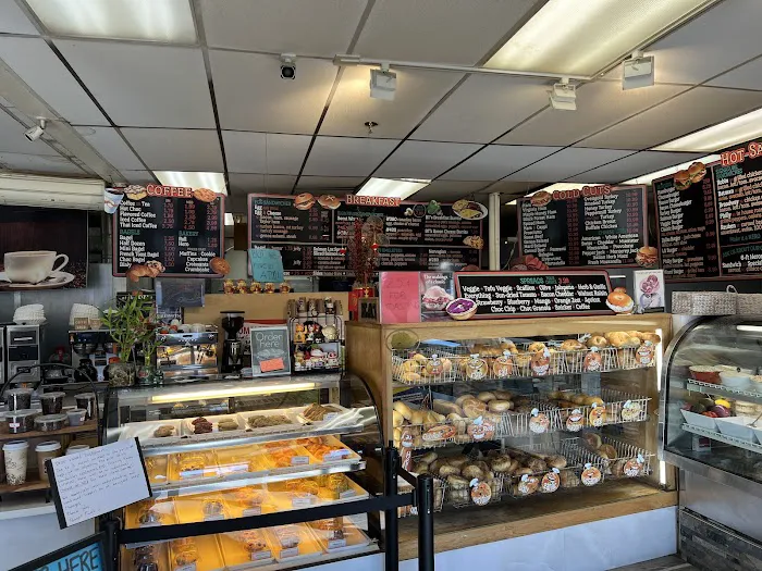 Bagel Twist & Deli Picture 7