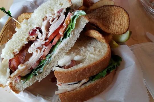 Zoey's Deli & Bakery