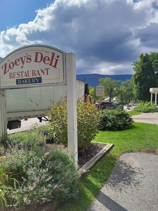 Zoey's Deli & Bakery Picture 3