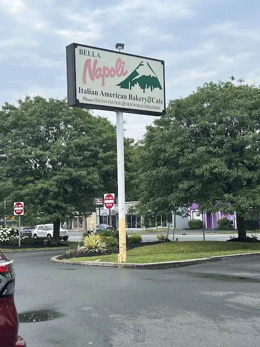 Bella-Napoli Italian Bakery Picture 4