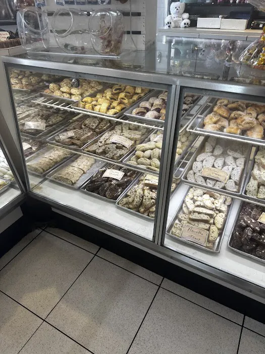 Bella-Napoli Italian Bakery Picture 3