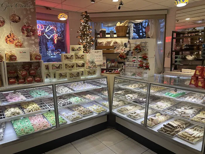 Bella-Napoli Italian Bakery Picture 5