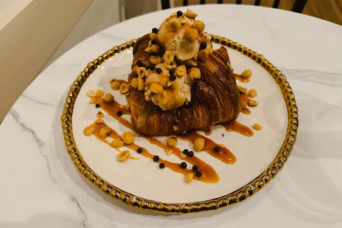 Lakon Paris Patisserie Picture 4