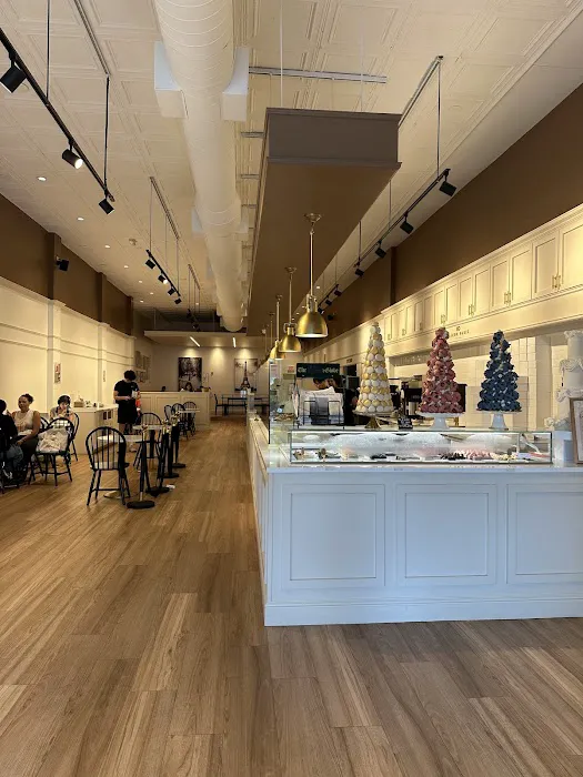 Lakon Paris Patisserie Picture 3