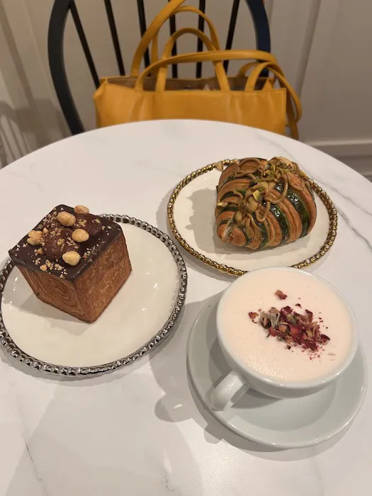 Lakon Paris Patisserie Picture 5