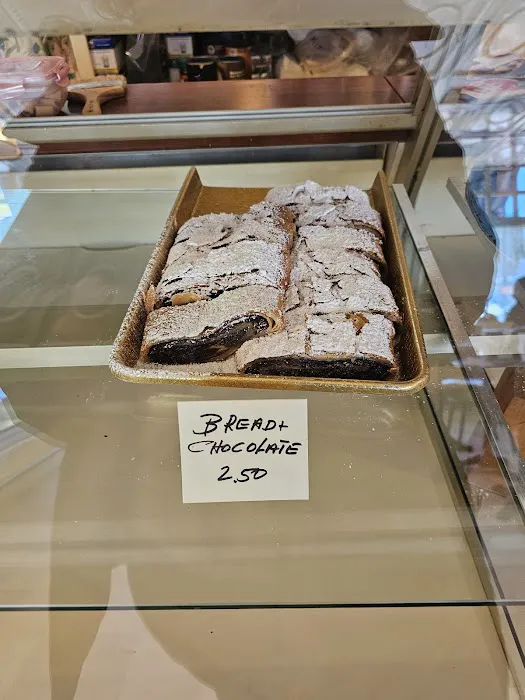 Bread & Chocolate Picture 1