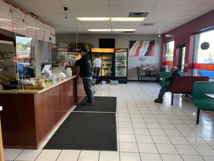 Hot Bagels & Deli Picture 10