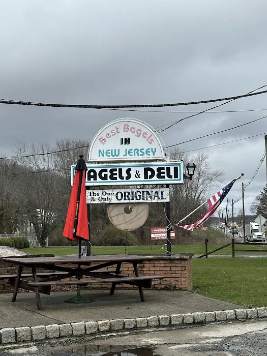 Augie's Brooklyn Bagels & Deli Picture 6