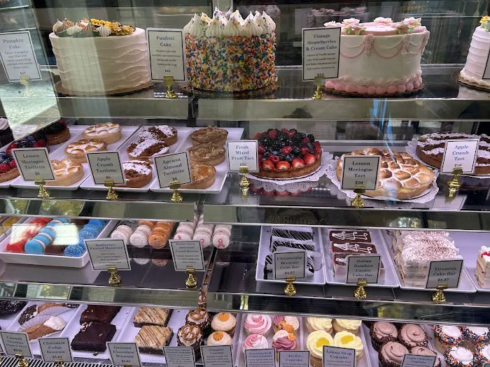 Cafe Pierrot Picture 6
