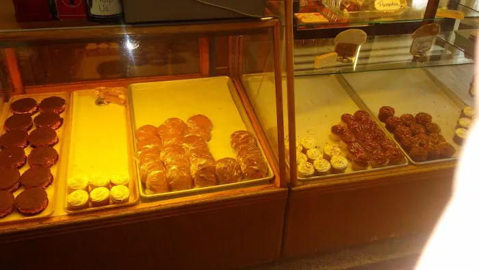 Cwikla's Quality Bakery Picture 2