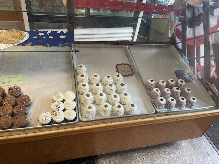 Cwikla's Quality Bakery Picture 7