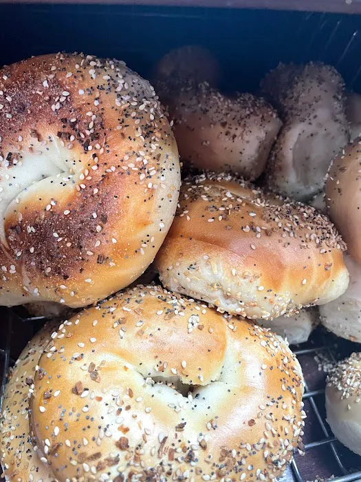 5 BROTHERS BAGELS &DELI Picture 5
