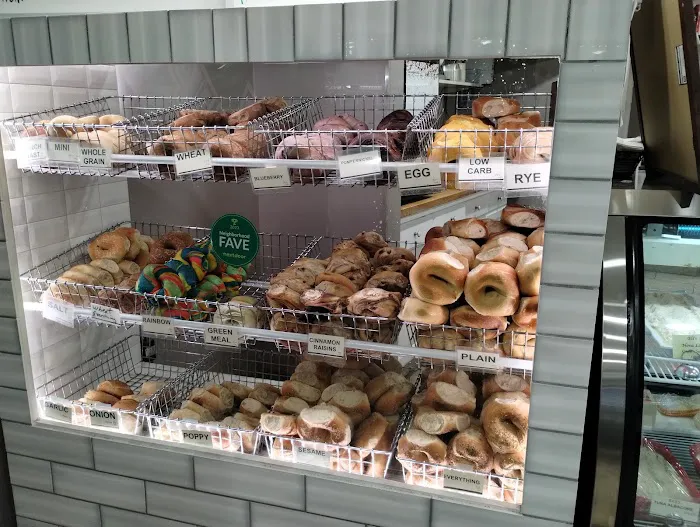 Eli's Bagels and Deli Picture 6