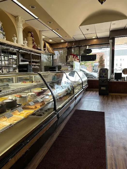 Lakeview Bakery Picture 3