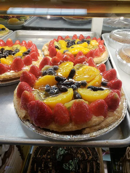 Lakeview Bakery Picture 9