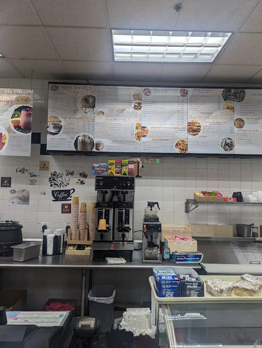 Plaza Bagels & Deli Picture 3