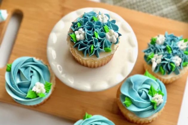Deb's Custom Cupcakes
