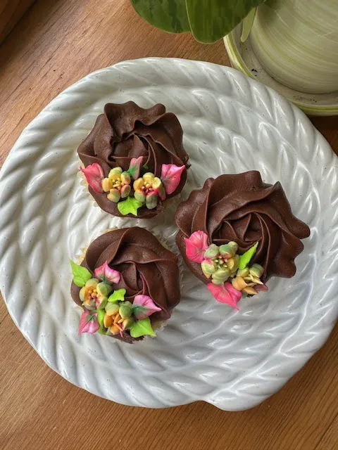 Deb's Custom Cupcakes Picture 8