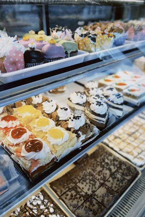 Annie’s Bakery & Cafe Picture 1