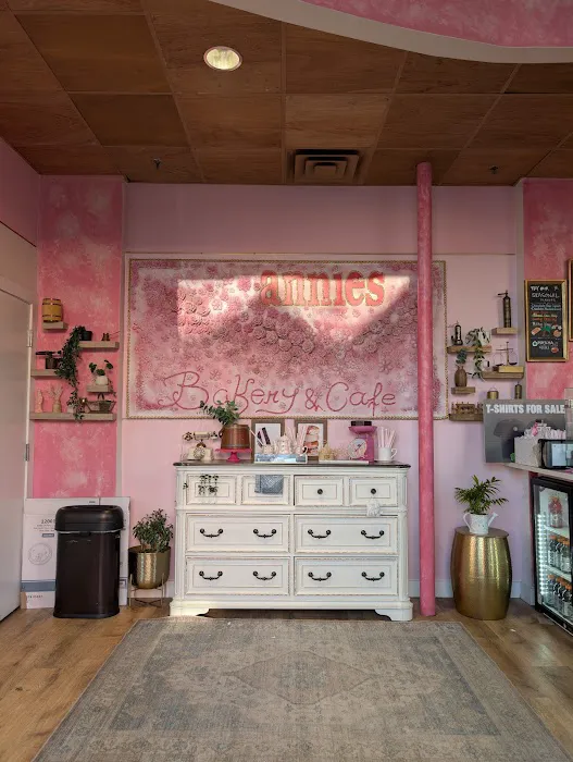 Annie’s Bakery & Cafe Picture 5