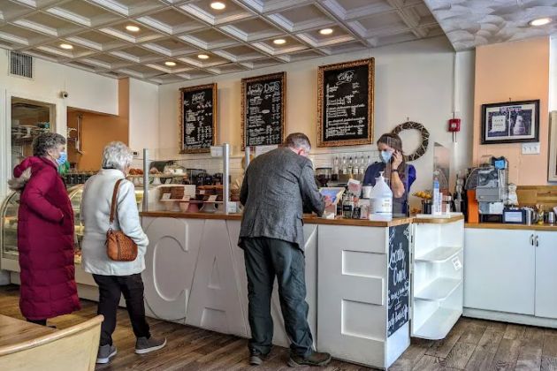 Oakleaf Cakes Bake Shop