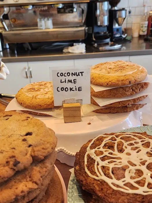 Oakleaf Cakes Bake Shop Picture 5