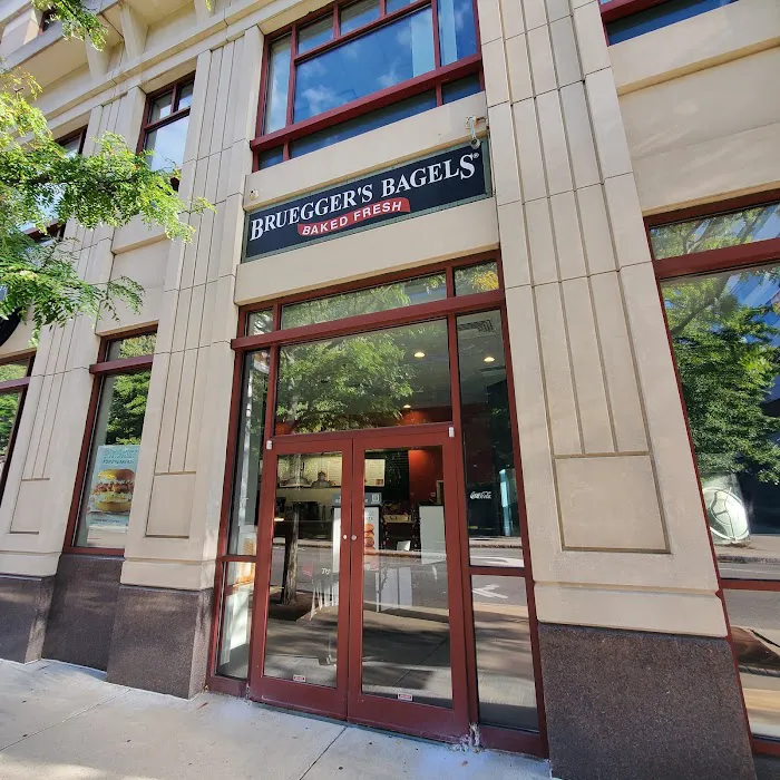 Bruegger's Bagels Picture 5