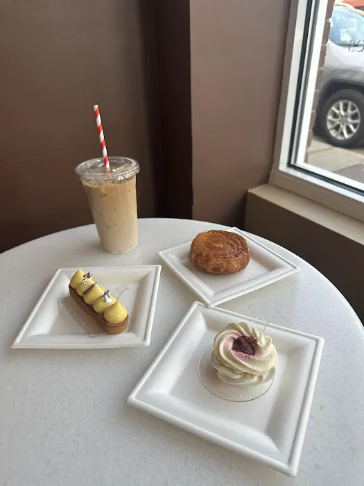 CRÉMEUX French Pâtisserie Picture 1