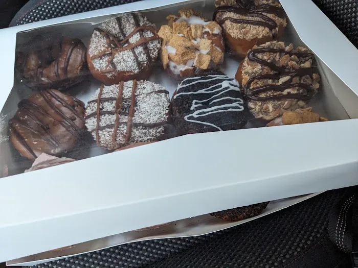 Brothers Donuts & Deli Shop Picture 3