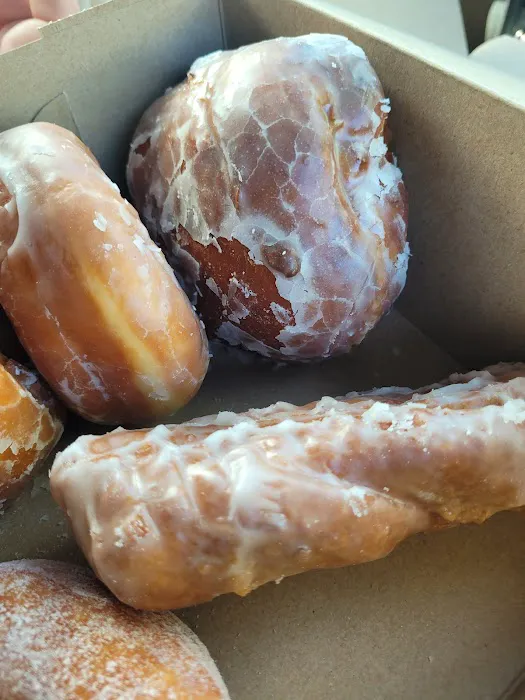 Brothers Donuts & Deli Shop Picture 2