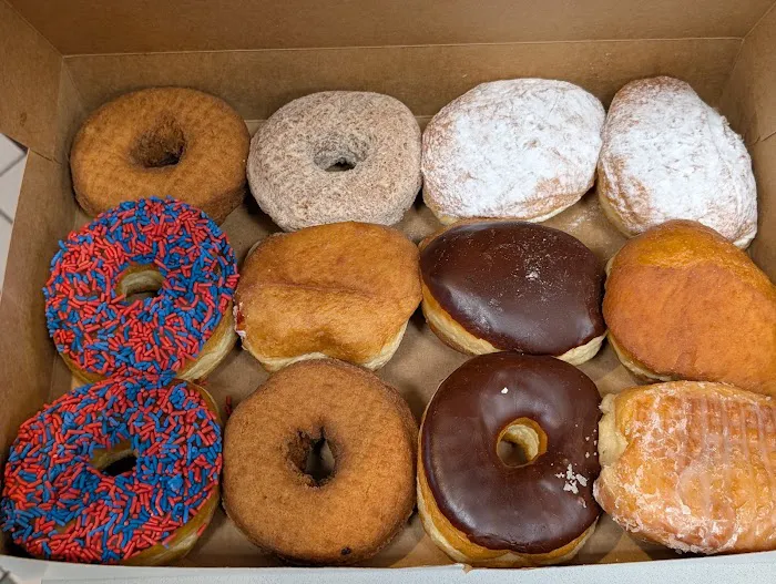 Donna's Donuts Picture 6