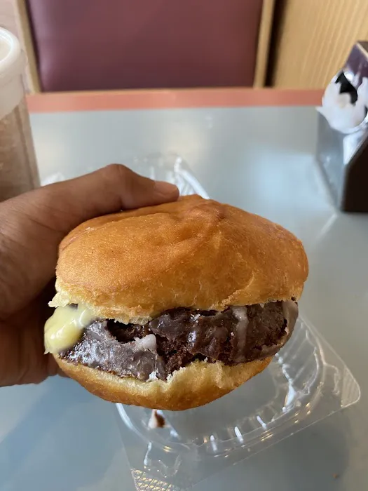 Donna's Donuts Picture 4