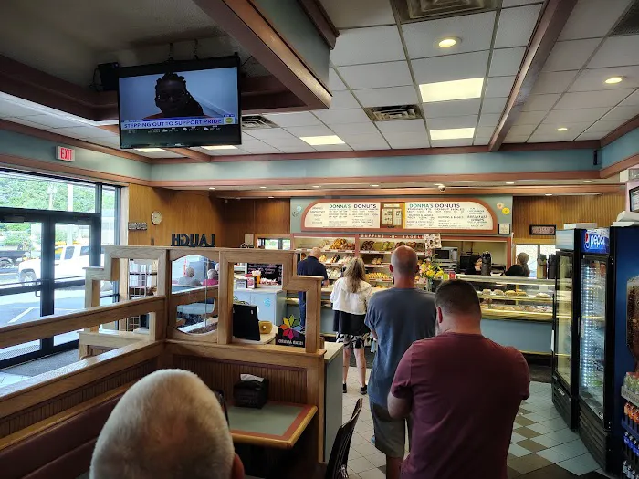 Donna's Donuts Picture 7