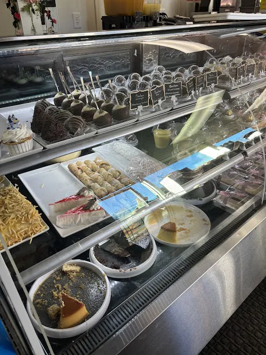 Delicias Cake & Bakery Picture 7