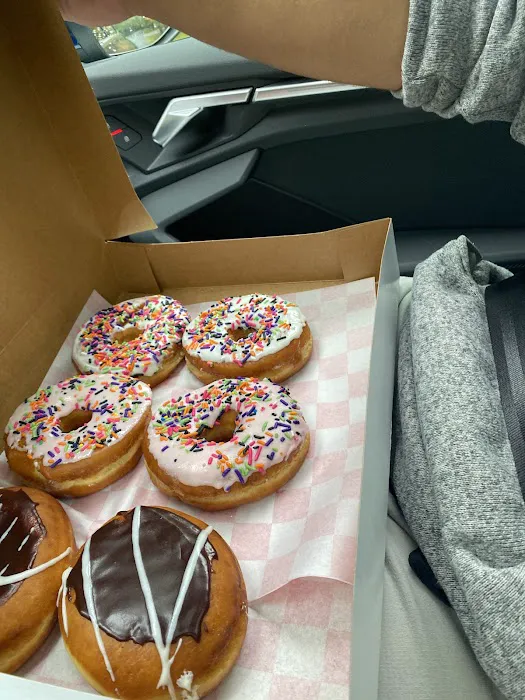 Donut-z and More Picture 10