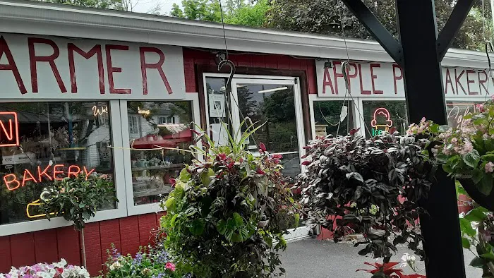 Apple Pie Bakery Picture 1