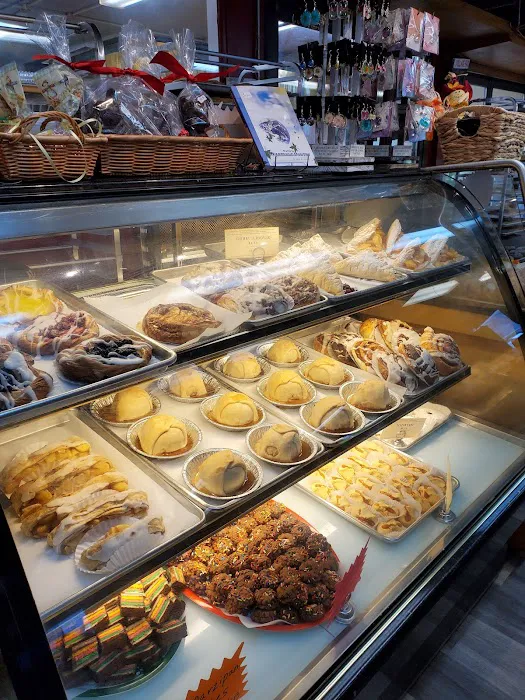 Apple Pie Bakery Picture 3