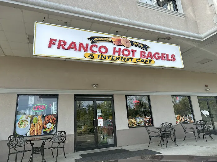 Franco Hot Bagels & Internet Cafe Picture 3