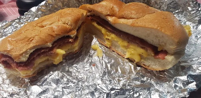 Pop’s Bagel Shop Picture 7