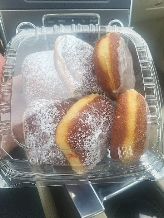 Polonia Bakery Picture 3